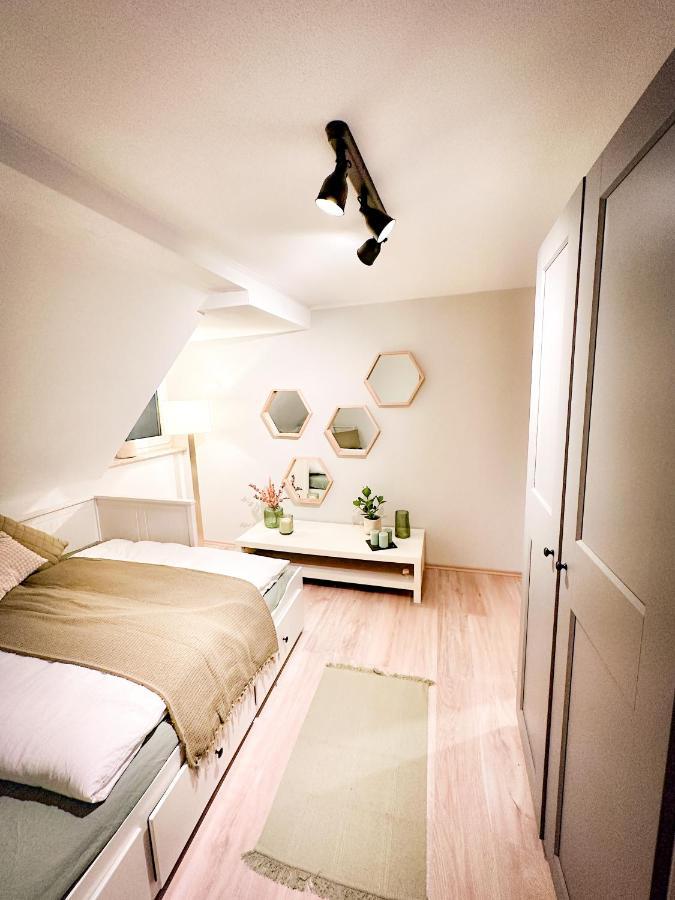 Schoenes Modernes Einfamilienhaus Fuer 1 Bis 6 Personen Rimpar Exterior foto